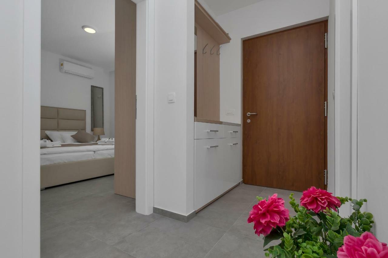 Villa Violet With Salt Water Pool Makarska Exterior photo